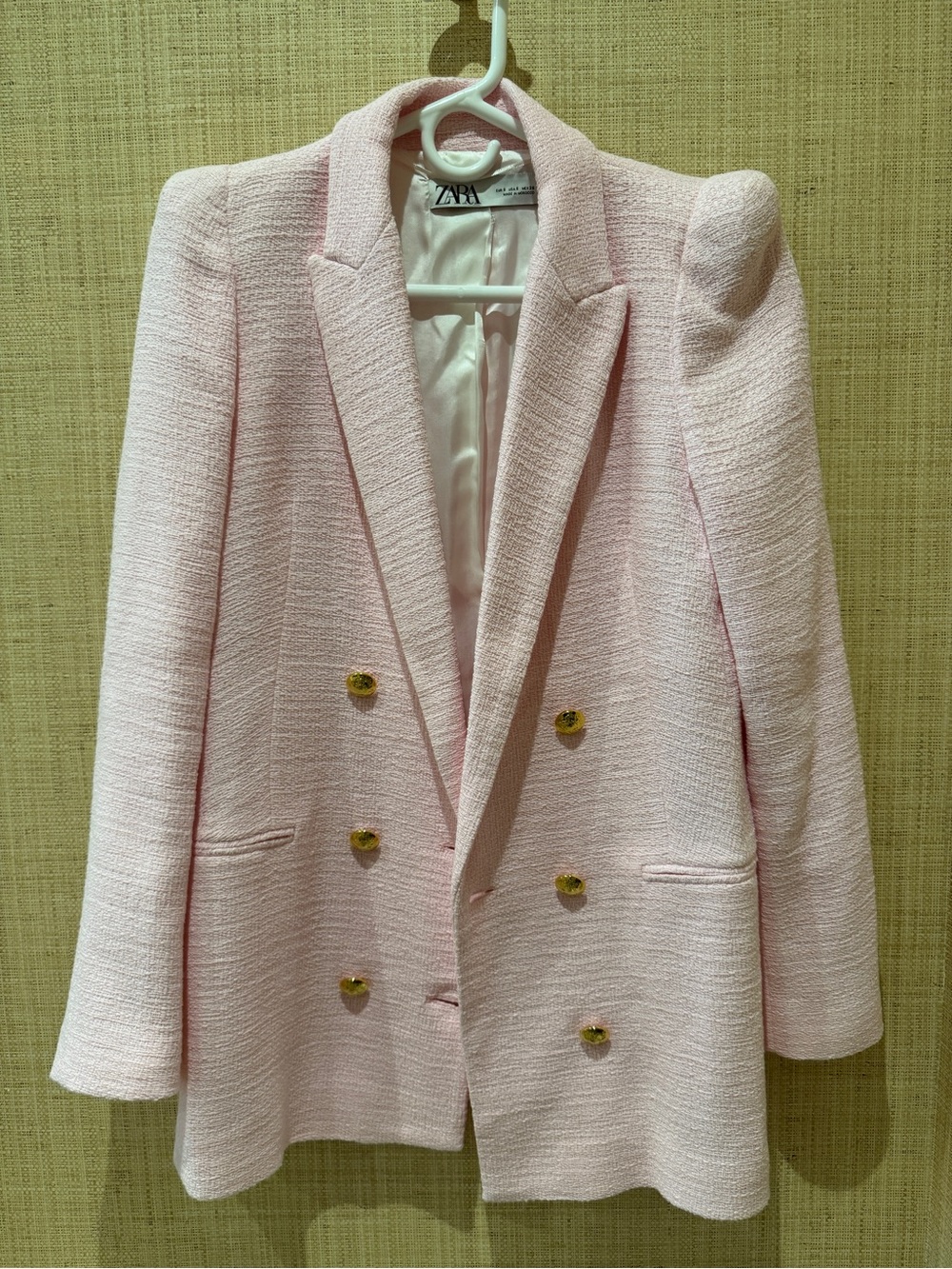 ZARA Light Pink Double-Breasted Bouclé Blazer with Gold Buttons